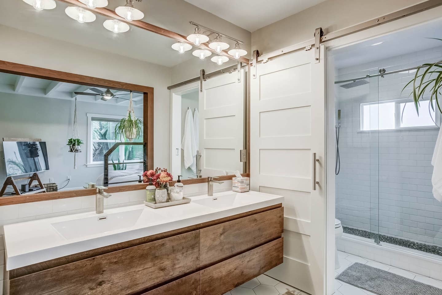 1835 Mackinnon Avenue Front House-A - 1 property image