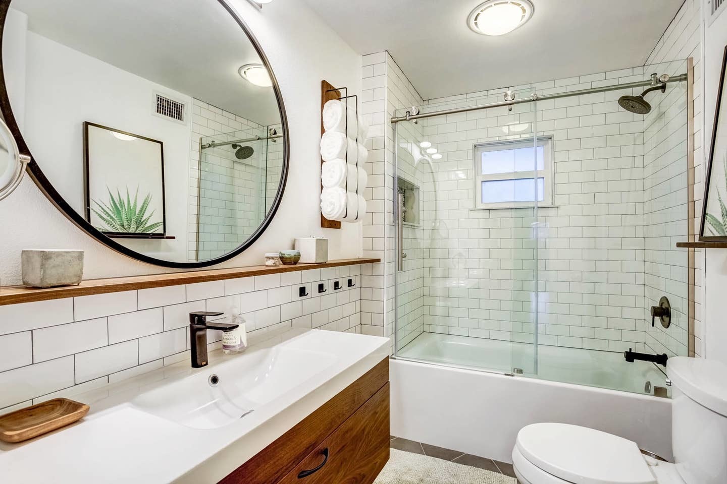 1835 Mackinnon Avenue Front House-A - 1 property image