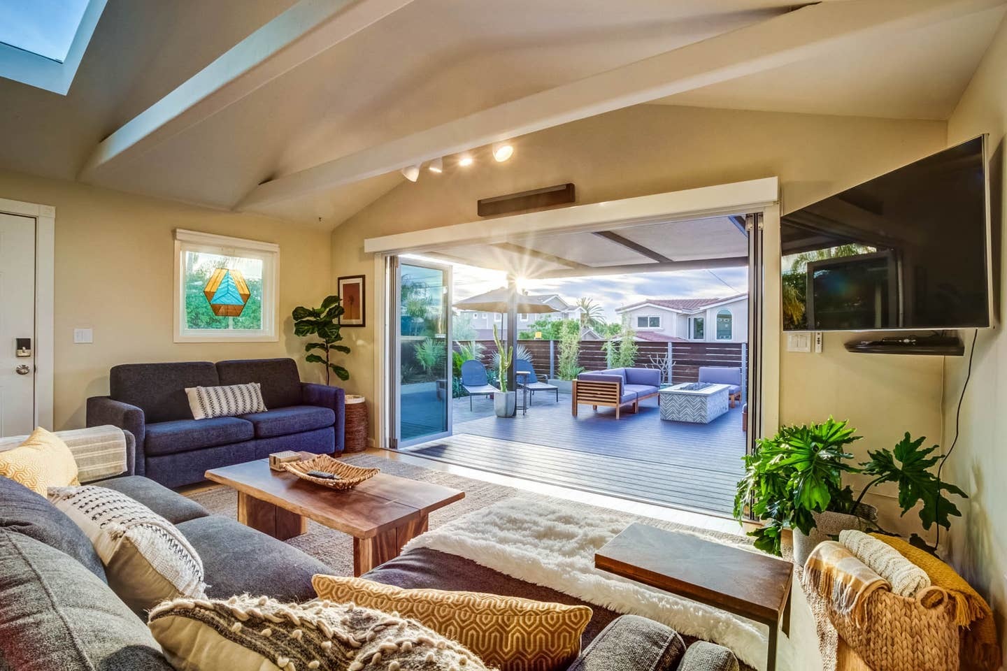 1835 Mackinnon Avenue Front House-A - 1 property image